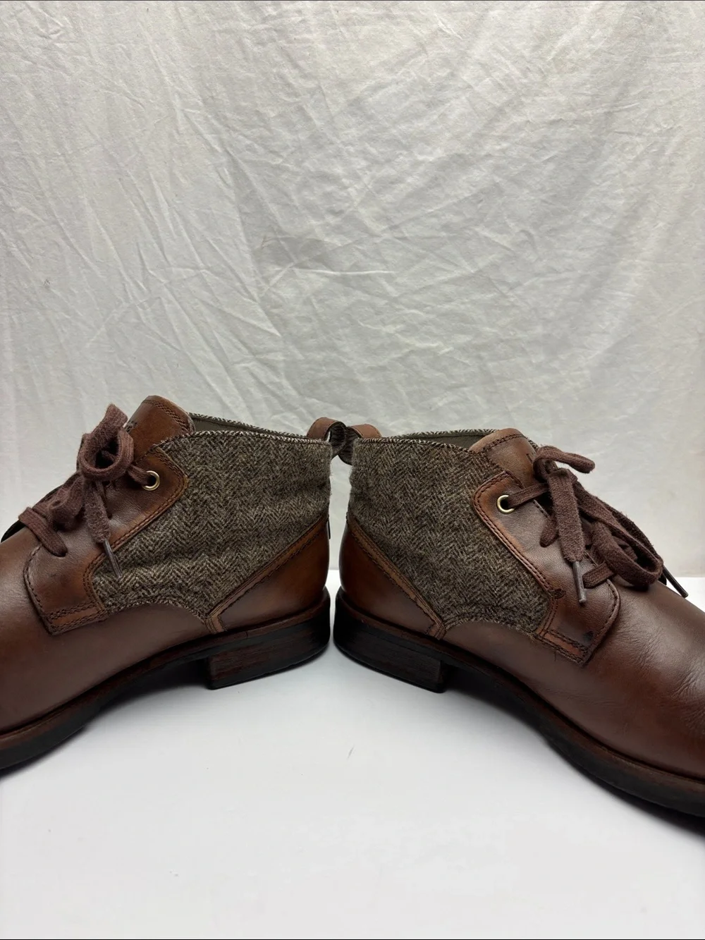 UGG Men's Brown Leather & Tweed Chukka Boots, SZ 14, box 23